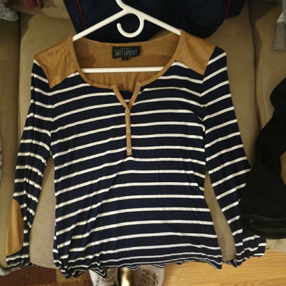 Clothes - Picture 3 of 6